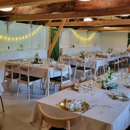 Tanggården Skoven Bed & Breakfast